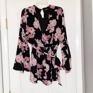 Lily rose black and pink floral vneck romper, size large